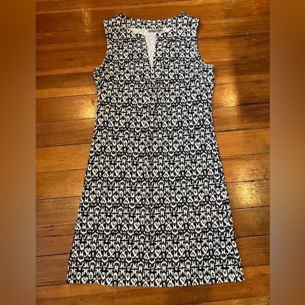 Ellie Kai Black and White Sleeveless Dress with V Neck, Size 4